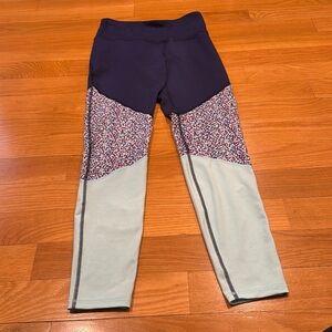 Old navy active women’s legging size medium.